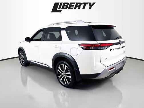 2024 Nissan Pathfinder Platinum