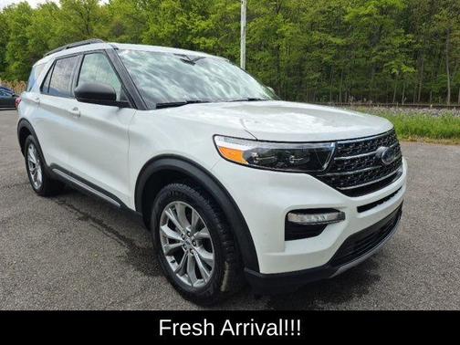 Star White 2023 Ford Explorer XLT