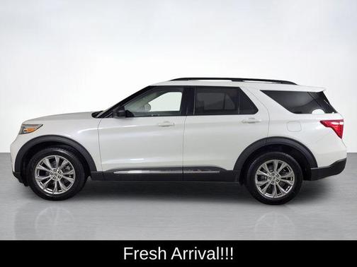 Star White 2023 Ford Explorer XLT
