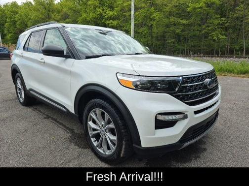 Star White 2023 Ford Explorer XLT