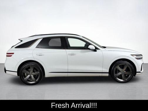 Alta White 2024 Genesis GV70 2.5T