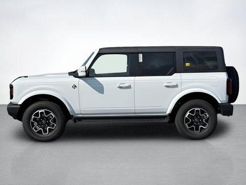 Oxford White 2026 Ford Bronco Outer Banks