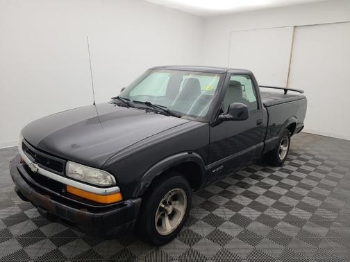 Photo 4 of 21 of 1998 Chevrolet S-10 LS