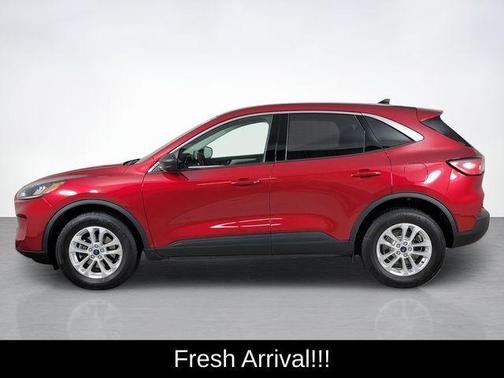 Rapid Red Metallic Tinted Clearcoat 2022 Ford Escape SE