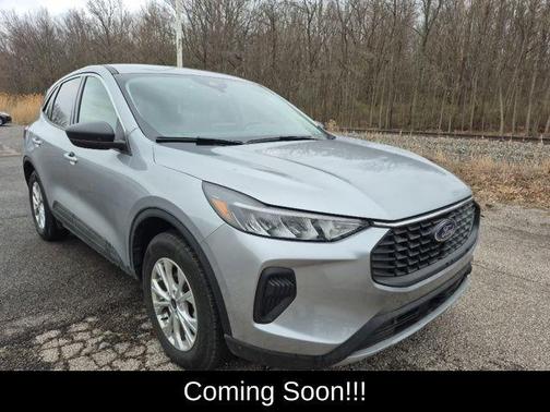Iconic Silver Metallic 2023 Ford Escape Active