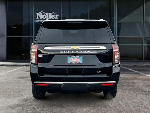Black 2024 Chevrolet Suburban LT