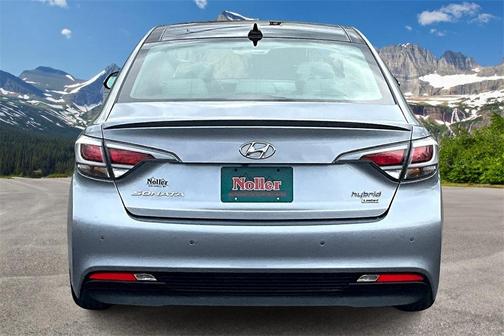 2017 Hyundai SONATA Hybrid Limited