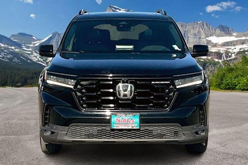 Crystal Black Pearl 2025 Honda Pilot Black Edition