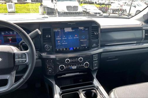 Avalanche 2025 Ford F-350 Lariat Super Duty