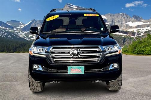 2019 Toyota Land Cruiser V8