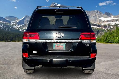 2019 Toyota Land Cruiser V8