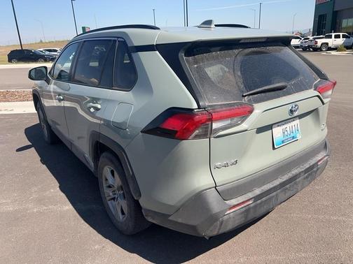 2022 Toyota RAV4 Hybrid XLE