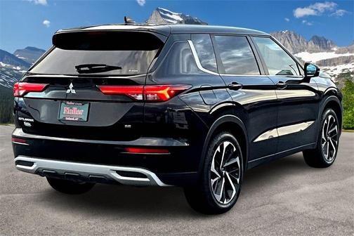 2024 Mitsubishi Outlander SE Black Edition