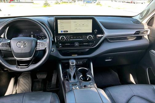 Pearl 2023 Toyota Highlander Limited