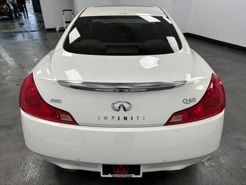 2014 INFINITI Q60 Base