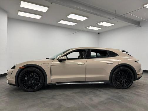 2022 Porsche Taycan 4