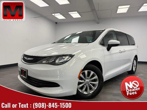Bright White Clearcoat 2017 Chrysler Pacifica Touring
