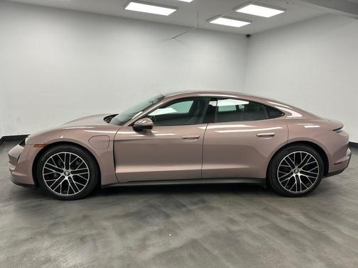 2022 Porsche Taycan RWD