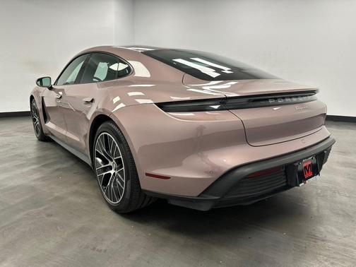 2022 Porsche Taycan RWD