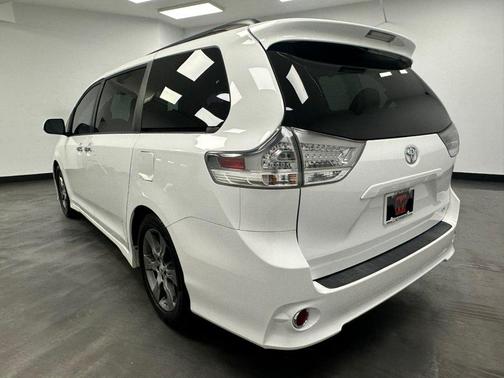 2014 Toyota Sienna SE