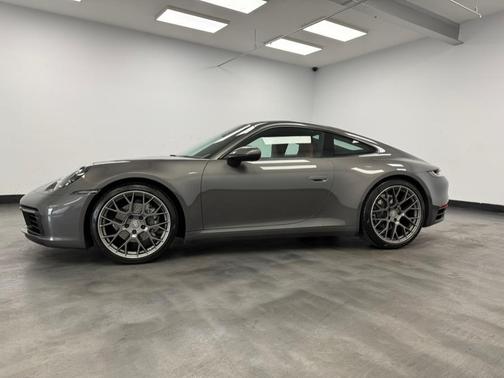 2020 Porsche 911 Carrera 4