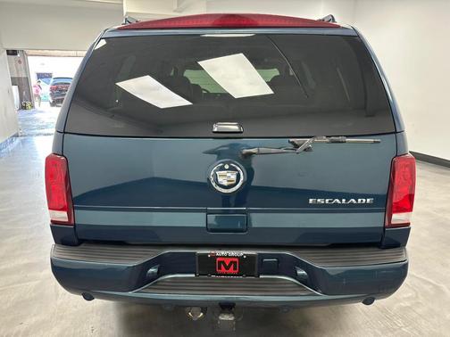 2005 Cadillac Escalade Base