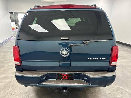 2005 Cadillac Escalade Base