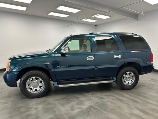 2005 Cadillac Escalade Base