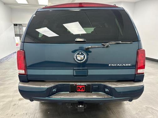 2005 Cadillac Escalade Base