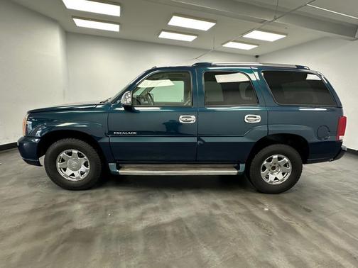2005 Cadillac Escalade Base