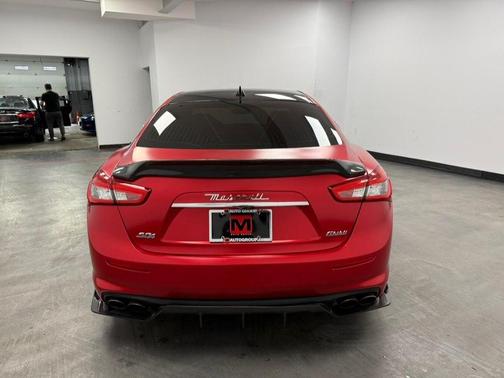 Grigio 2018 Maserati Ghibli S Q4
