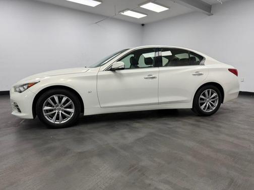 2015 INFINITI Q50 Premium