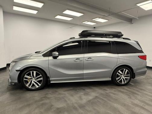 Lunar Silver Metallic 2018 Honda Odyssey Touring