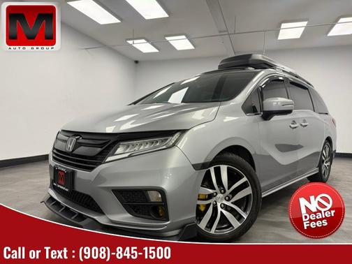 Lunar Silver Metallic 2018 Honda Odyssey Touring