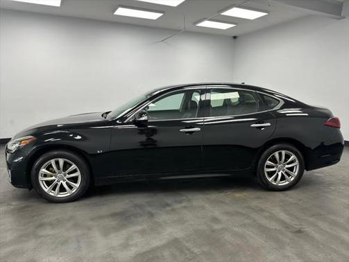 2017 INFINITI Q70 3.7X
