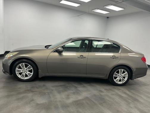 2011 INFINITI G37 Journey