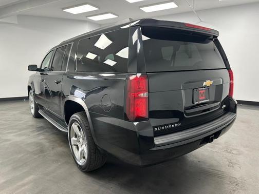 2017 Chevrolet Suburban LT