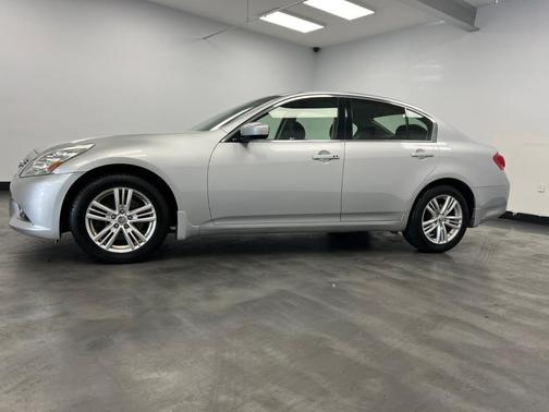 2013 INFINITI G37x Base