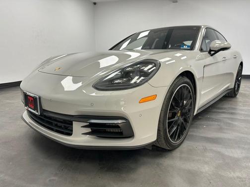 2018 Porsche Panamera 4S