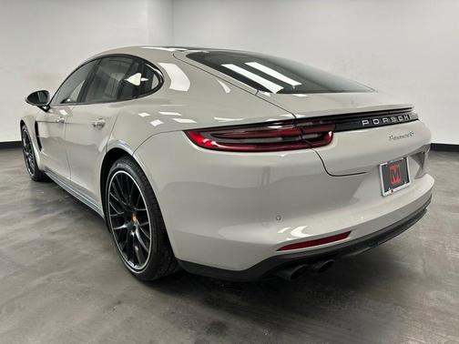 2018 Porsche Panamera 4S