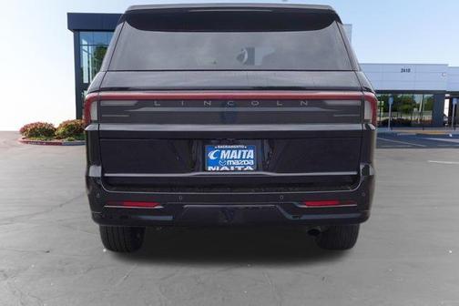 Black Metallic 2025 Lincoln Navigator Reserve