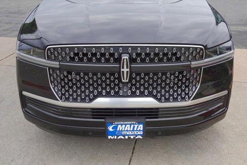 Black Metallic 2025 Lincoln Navigator Reserve