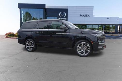 Black Metallic 2025 Lincoln Navigator Reserve