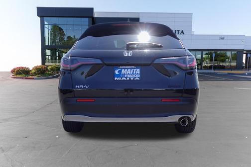 Crystal Black Pearl 2025 Honda HR-V Sport