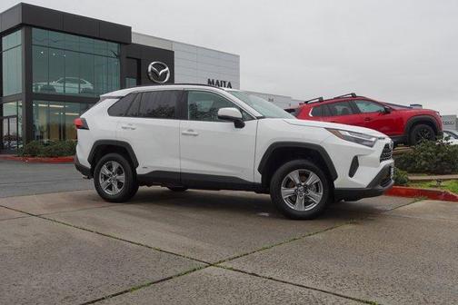 2025 Toyota RAV4 Hybrid XLE