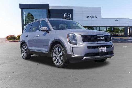 Everlasting Silver 2022 Kia Telluride S