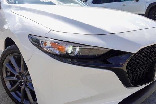 2025 Mazda Mazda3 FWD w/Preferred Package