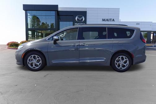 Ceramic Gray Clearcoat 2023 Chrysler Pacifica Limited