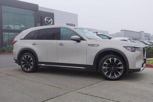 2024 Mazda CX-90 PHEV Premium Plus