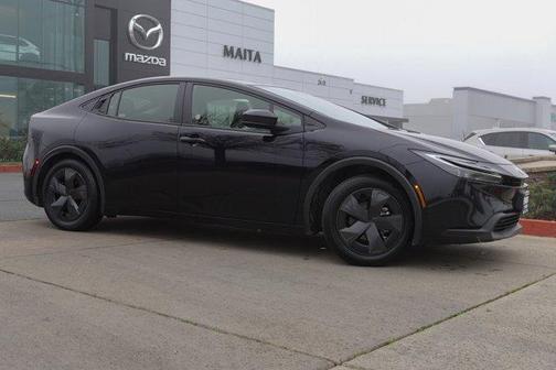 2025 Toyota Prius LE